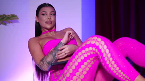 Snapshot of natydesiree chatting on 12/22/24, 10:36 Naty online show from 12/22/24, 10:36