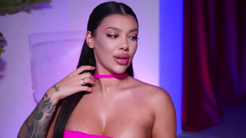 Snapshot of natydesiree chatting on 12/23/24, 01:40 Naty online show from 12/23/24, 01:40