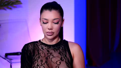 Snapshot of natydesiree chatting on 12/23/24, 07:52 Naty online show from 12/23/24, 07:52