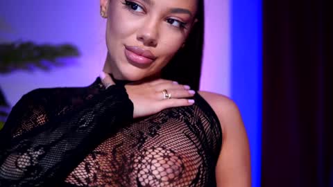 Snapshot of natydesiree chatting on 12/23/24, 10:55 Naty online show from 12/23/24, 10:55