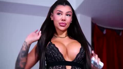 Snapshot of natydesiree chatting on 09/25/25, 07:45 Naty online show from 09/25/25, 07:45