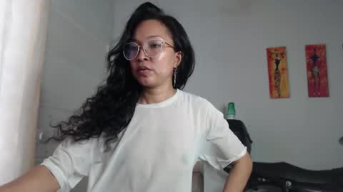 Snapshot of natzumi_mcqueen chatting on 12/30/24, 04:19 Stella Mcqueen online show from 12/30/24, 04:19