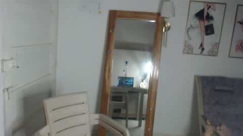 Snapshot of natzumi_mcqueen chatting on 05/31/26, 11:50 Stella Mcqueen online show from 05/31/26, 11:50
