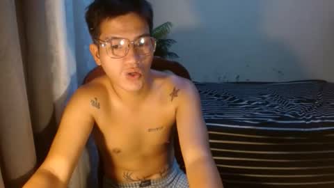 Snapshot of naughty_angelo chatting on 05/04/26, 08:32 naughty_angelo online show from 05/04/26, 08:32