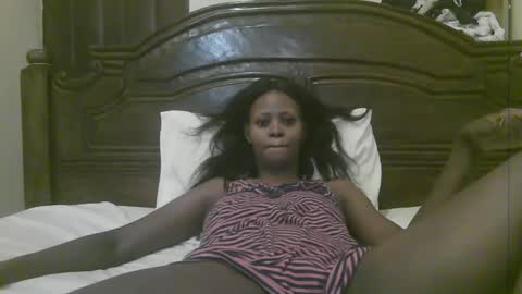 Snapshot of naughty_babe000 chatting on 02/17/26, 08:44 alisha online show from 02/17/26, 08:44