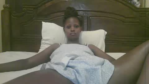 Snapshot of naughty_babe000 chatting on 03/18/26, 11:24 alisha online show from 03/18/26, 11:24