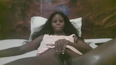 Snapshot of naughty_babe000 chatting on 03/27/26, 11:54 alisha online show from 03/27/26, 11:54