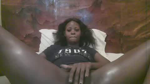 Snapshot of naughty_babe000 chatting on 04/06/26, 08:15 alisha online show from 04/06/26, 08:15
