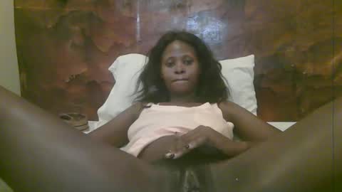 Snapshot of naughty_babe000 chatting on 04/12/26, 11:26 alisha online show from 04/12/26, 11:26