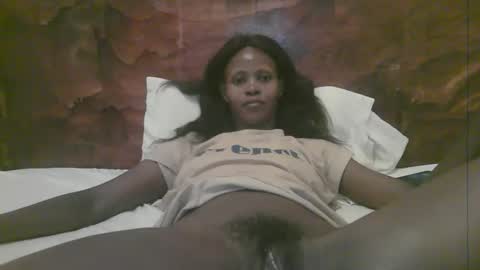 Snapshot of naughty_babe000 chatting on 04/13/26, 07:47 alisha online show from 04/13/26, 07:47