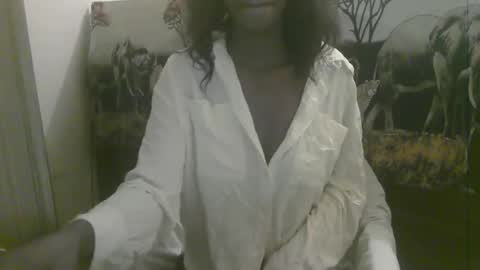 Snapshot of naughty_babe000 chatting on 05/04/26, 12:01 alisha online show from 05/04/26, 12:01