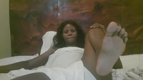 Snapshot of naughty_babe000 chatting on 05/14/26, 12:34 alisha online show from 05/14/26, 12:34
