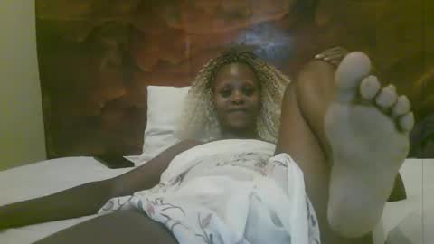 Snapshot of naughty_babe000 chatting on 05/16/26, 06:32 alisha online show from 05/16/26, 06:32
