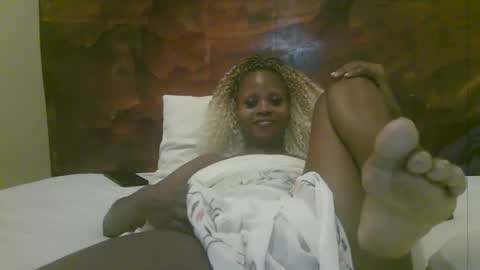 Snapshot of naughty_babe000 chatting on 05/16/26, 06:54 alisha online show from 05/16/26, 06:54