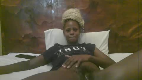 Snapshot of naughty_babe000 chatting on 05/18/26, 11:16 alisha online show from 05/18/26, 11:16