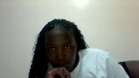 Snapshot of naughty_baddie5 chatting on 05/11/26, 10:32 candy online show from 05/11/26, 10:32