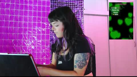 Snapshot of naughty_em_17 chatting on 03/06/25, 09:25 Em  please help me reach 100 thumbs up 3 online show from 03/06/25, 09:25