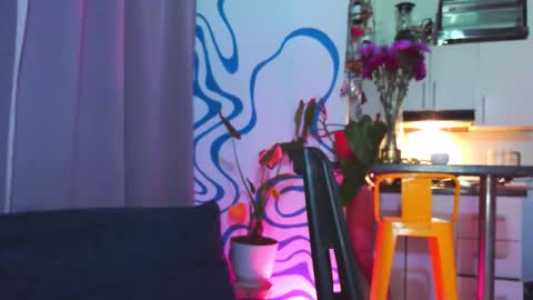 Snapshot of naughty_em_17 chatting on 11/26/25, 04:02 Em please help me reach 100 thumbs up 3 online show from 11/26/25, 04:02