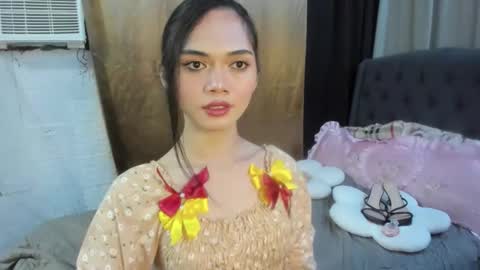 emma online show from 11/10/25, 04:55