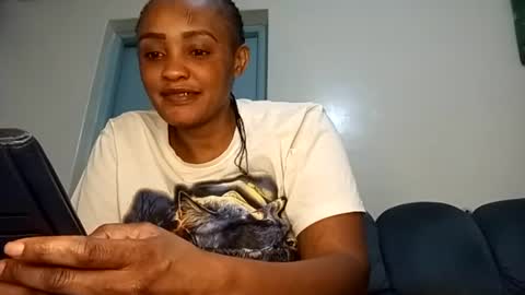 ask online show from 06/12/26, 07:57