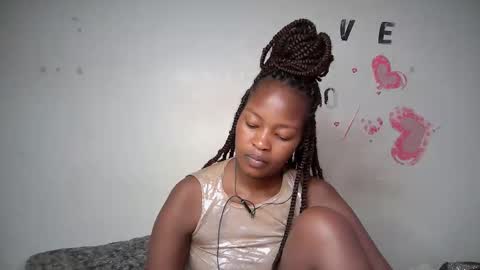 naughty_keesha1 online show from 10/19/25, 11:11
