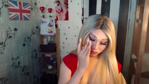 Snapshot of naughty_kim20 chatting on 12/13/24, 01:15 alexa online show from 12/13/24, 01:15