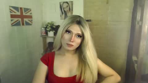 Snapshot of naughty_kim20 chatting on 10/04/25, 06:00 alexa online show from 10/04/25, 06:00