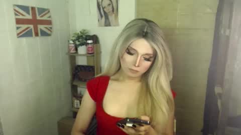 Snapshot of naughty_kim20 chatting on 10/20/25, 01:50 alexa online show from 10/20/25, 01:50