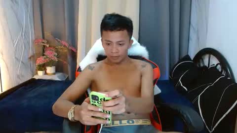 Snapshot of naughty_kirk chatting on 03/22/26, 03:04 Kirk online show from 03/22/26, 03:04