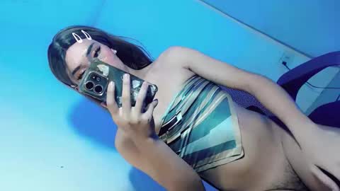 naughty_little_pixie69 online show from 05/19/26, 12:00