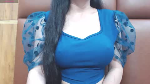Snapshot of naughty_love489696 chatting on 12/22/25, 05:43 riya online show from 12/22/25, 05:43