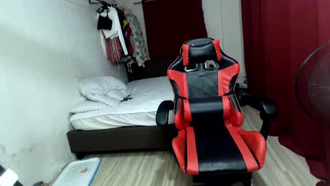 Snapshot of naughty_mariaxx chatting on 12/16/24, 11:22 Maria online show from 12/16/24, 11:22