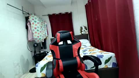 Snapshot of naughty_mariaxx chatting on 02/16/25, 09:26 Maria online show from 02/16/25, 09:26