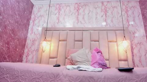 Snapshot of naughty_mely_ chatting on 02/14/26, 07:43 Melany online show from 02/14/26, 07:43