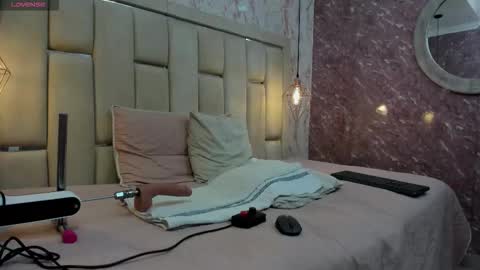 Snapshot of naughty_mely_ chatting on 02/22/26, 08:07 Melany online show from 02/22/26, 08:07