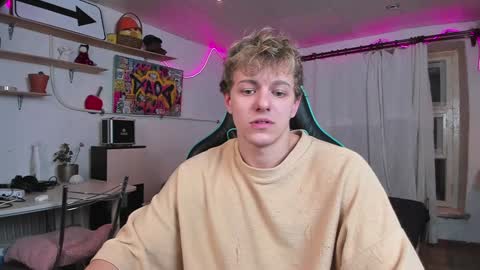 Snapshot of naughty_nik43 chatting on 01/08/25, 03:50 Nik online show from 01/08/25, 03:50