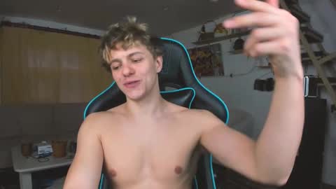 Snapshot of naughty_nik43 chatting on 02/24/25, 03:20 Nik online show from 02/24/25, 03:20