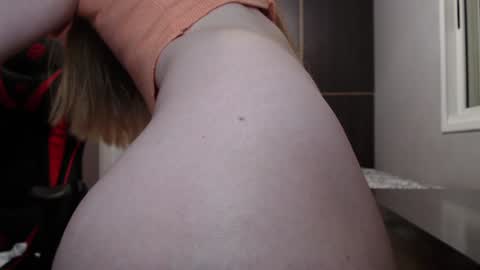 Snapshot of naughty_popa chatting on 01/01/25, 10:43 Ann online show from 01/01/25, 10:43