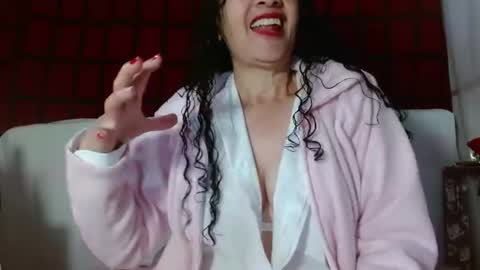 Snapshot of naughty_tita chatting on 06/17/26, 09:23 Tita Madurita online show from 06/17/26, 09:23