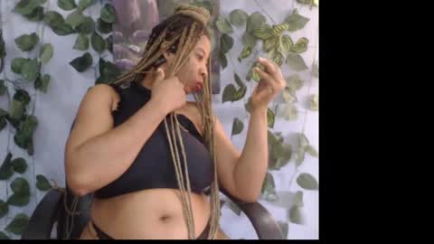 Snapshot of naughty_xxbunny chatting on 01/31/25, 01:45 beauty online show from 01/31/25, 01:45