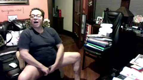 Snapshot of naughtybone chatting on 01/11/25, 08:43 naughtybone online show from 01/11/25, 08:43