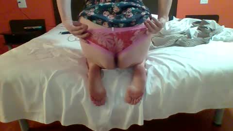 Snapshot of naughtyboytoes88 chatting on 12/06/24, 11:25 naughtyboytoes88 online show from 12/06/24, 11:25