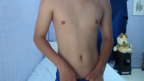 Snapshot of naughtyboytoni chatting on 10/08/25, 12:30 naughtyboytoni online show from 10/08/25, 12:30