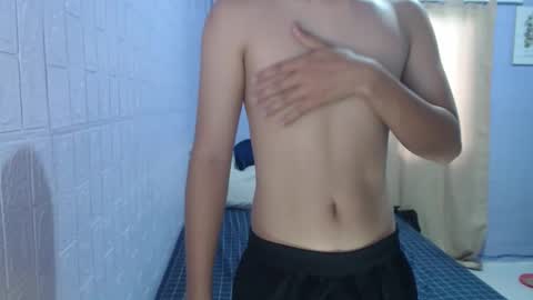 Snapshot of naughtyboytoni chatting on 11/04/25, 01:16 naughtyboytoni online show from 11/04/25, 01:16