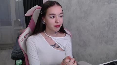 Snapshot of naughtydakota chatting on 10/19/25, 01:56 Dakota online show from 10/19/25, 01:56