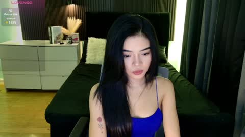 Snapshot of naughtygirl18x chatting on 12/02/24, 10:28 Mitch online show from 12/02/24, 10:28