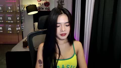 Snapshot of naughtygirl18x chatting on 12/16/25, 06:02 Mitch online show from 12/16/25, 06:02