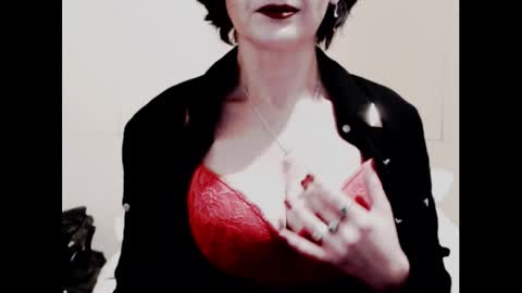 Snapshot of naughtyjenniferxx chatting on 02/05/26, 05:23 Jenny online show from 02/05/26, 05:23