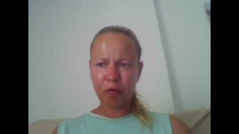 Snapshot of naughtyjennyblondeuk chatting on 06/04/26, 04:46 naughtyjennyblondeuk online show from 06/04/26, 04:46