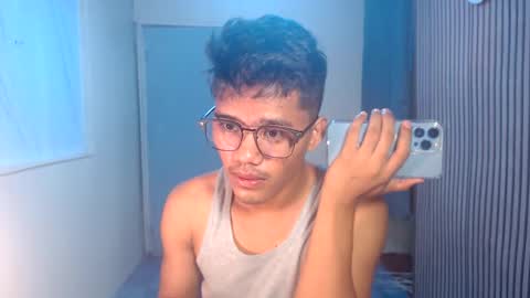 Snapshot of naughtyjosh_ chatting on 11/03/25, 11:48 Josh online show from 11/03/25, 11:48